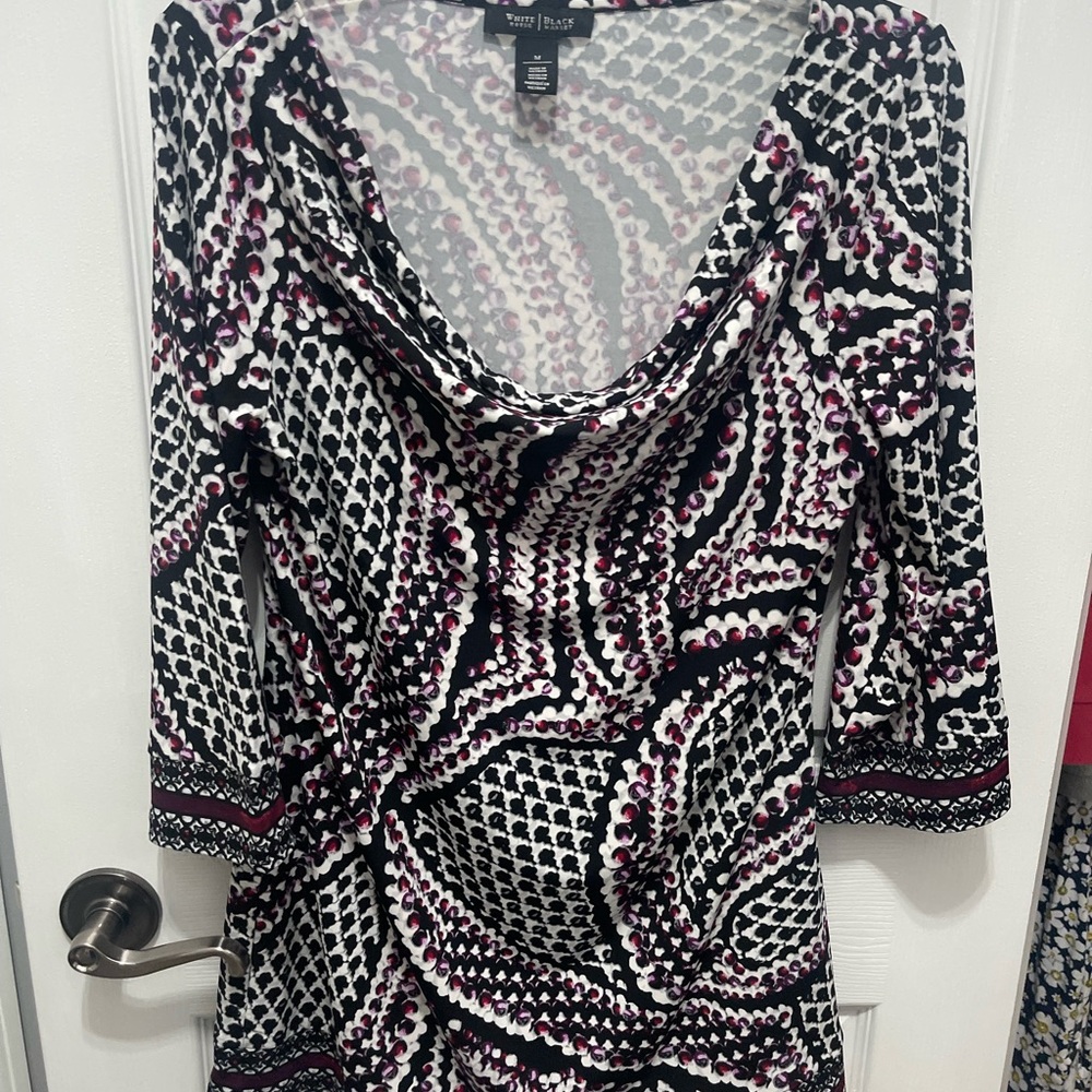 White House Black Market Fitted Graphic Blouse with Cuffed 3/4 Sleeves - Picture 6 of 11